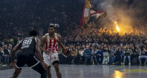 Drama u Atini: Lesor krenuo na heroja Fenerbahčea, umešao se i Slukas – Atamanu pozlilo (VIDEO)