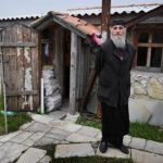 Kada vam neka osoba čini zlo i nanosi vam veliku bol, uradite samo ovu stvar i ponovo ćete naći svoj put ka sreći: Moćan savet monaha sa Svete Gore