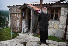 Kada vam neka osoba čini zlo i nanosi vam veliku bol, uradite samo ovu stvar i ponovo ćete naći svoj put ka sreći: Moćan savet monaha sa Svete Gore