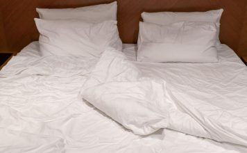 Posteljina u ormaru brzo poprimi ustajao miris? Uz ovaj jeftin trik biće sveža mesecima Posteljina u ormaru brzo poprimi ustajao miris? Uz ovaj jeftin trik biće sveža mesecima - featured image
