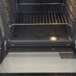 Vrata PEĆNICE možete vrlo lako očistiti na ovaj način: Jedna stvar i sve će sijati! Vrata PEĆNICE možete vrlo lako očistiti na ovaj način: Jedna stvar i sve će sijati! - featured image