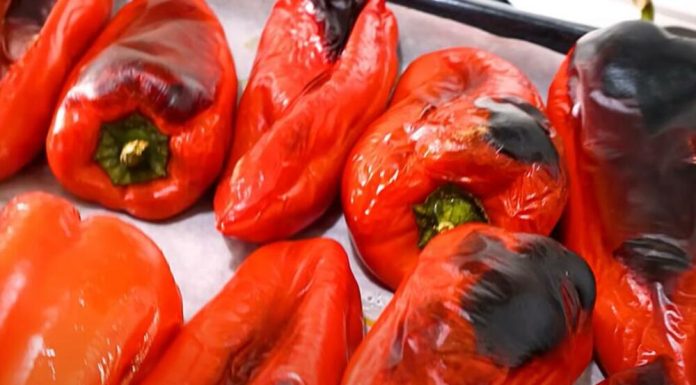 Ovako naše bake čuvaju pečene paprike: Ne gube ukus, a zamrzivač ostaje poluprazan Ovako naše bake čuvaju pečene paprike: Ne gube ukus, a zamrzivač ostaje poluprazan - featured image