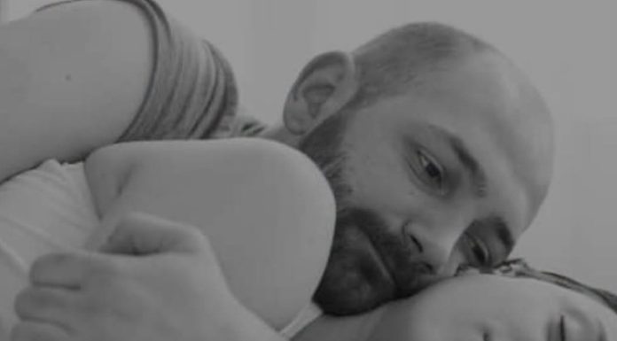 Šta znači ako žena tokom intimnog odnosa samo leži i pasivno se ponaša, prema psihologiji Šta znači ako žena tokom intimnog odnosa samo leži i pasivno se ponaša, prema psihologiji - featured image