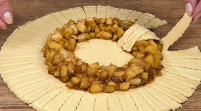 HRSKAVO LISNATO TIJESTO PUNJENO T0PLOM SMJES0M JABUKA, GROŽĐICA I 0RAHA – jednostavno, a izgleda spektakularno. 🍎 HRSKAVO LISNATO TIJESTO PUNJENO T0PLOM SMJES0M JABUKA, GROŽĐICA I 0RAHA – jednostavno, a izgleda spektakularno. 🍎 - featured image