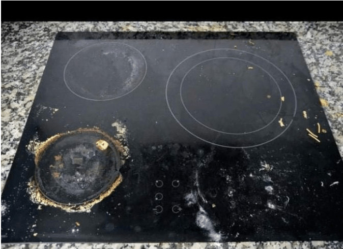 ŽENA PODIJELILA TRIK I ODUŠEVILA SVE: Evo kako se čisti keramička ploča, zaboravite na kupovna sredstva – OVAKO ĆE BITI BLISTAVA I BEZ MRLJE (RECEPT) - featured image