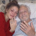 Udala sam se za neznanca iz bolničke čekaonice kako ne bi umro sam — nakon našeg jednotjednog braka njegov mi je odvjetnik predao njegov ruksak i rekao: „Želio je da saznaš istinu.“ Udala sam se za neznanca iz bolničke čekaonice kako ne bi umro sam — nakon našeg jednotjednog braka njegov mi je odvjetnik predao njegov ruksak i rekao: „Želio je da saznaš istinu.“ - featured image